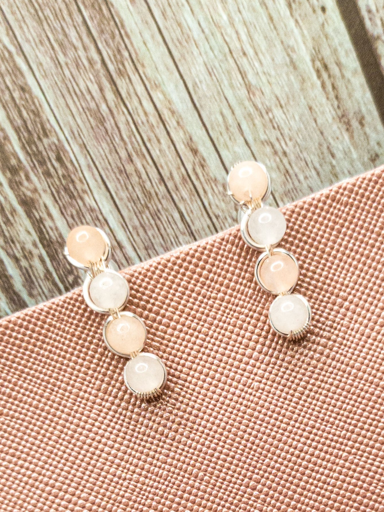 aretes leah-plateado con jade ivory 4mm