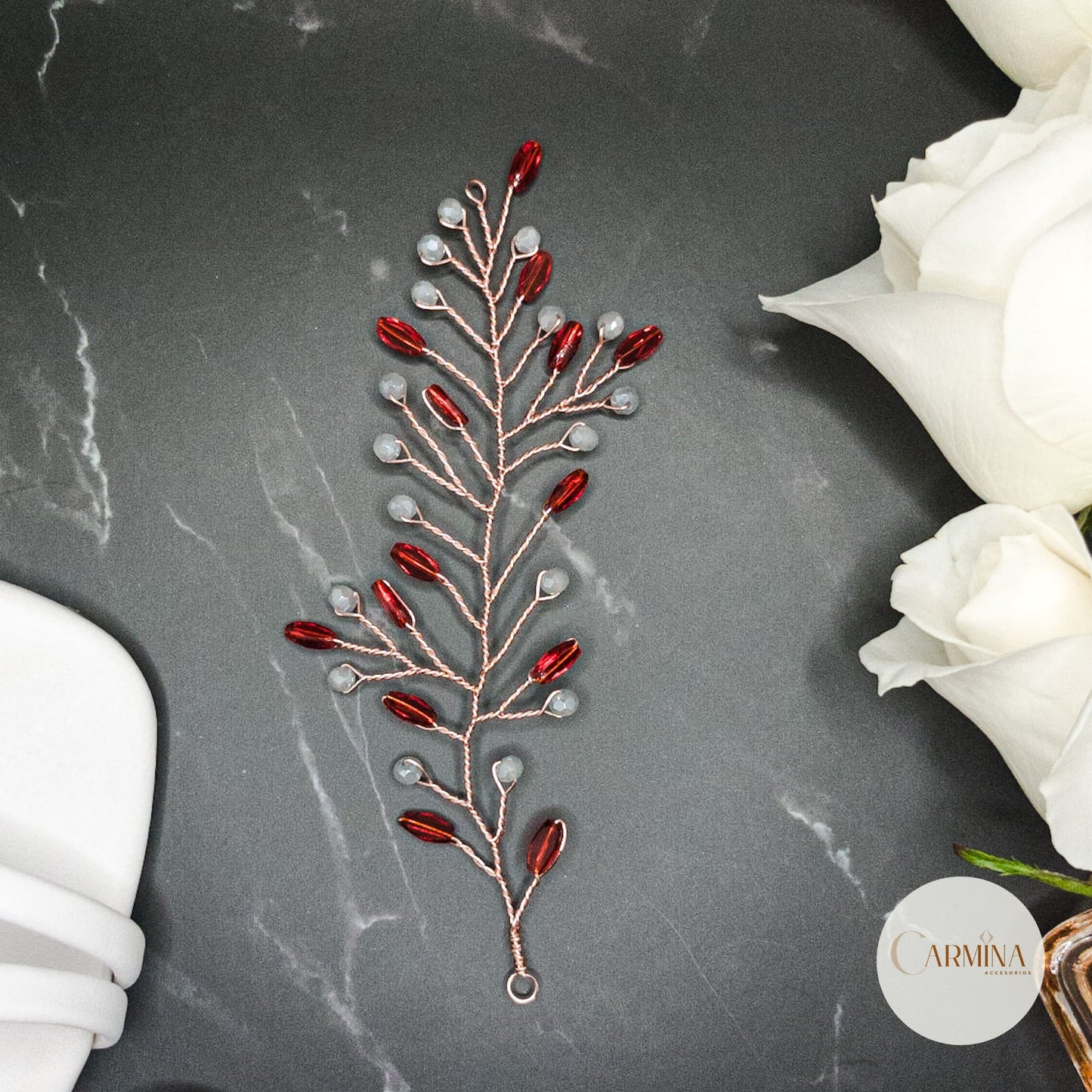 Tocado Tais | Guía Flexible Oro Rosa Con Cristales Rojos Y Aretes a Juego