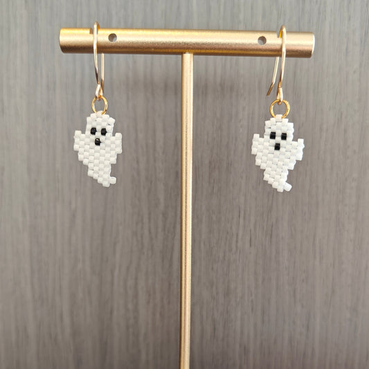 Aretes fantasmitas | Blanco