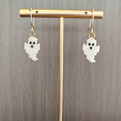 Aretes fantasmitas | Blanco