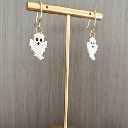 Aretes fantasmitas | Blanco