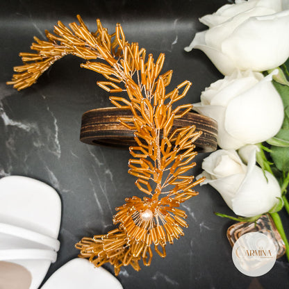 Tocado Tara | Diadema Flexible Dorada Con Aretes De Flor