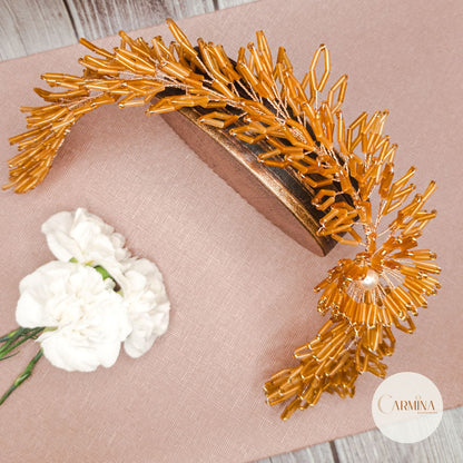 Tocado Tara | Diadema Flexible Dorada Con Aretes De Flor