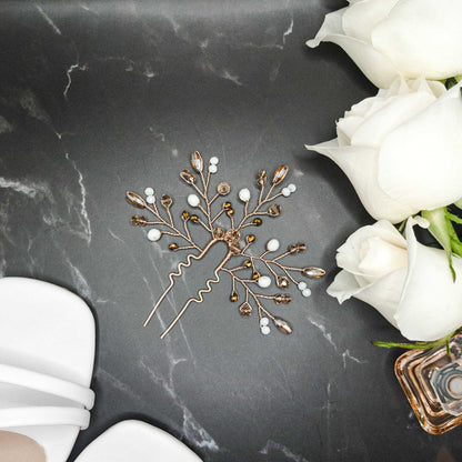 Tocado Alelí | Headpin Solitario Dorado Claro con Cristales en Blanco, Dorado, Naranja y Ámbar