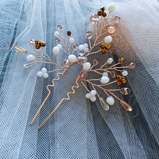 Tocado Amelie | Headpin Solitario Dorado Claro con Cristales en Blanco, Dorado, Naranja, Ámbar y Perla Nácar Palo Rosa