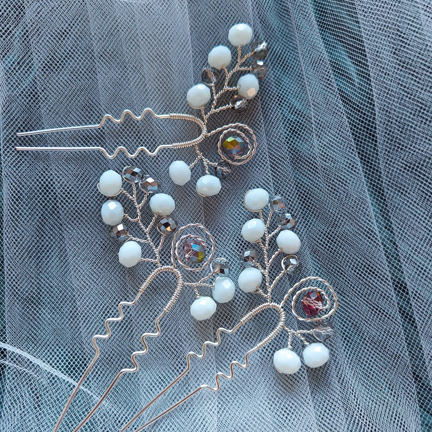 Tocado Bella | Trío de Hadpins y Aretes Plateados con Cristales Deslumbrantes