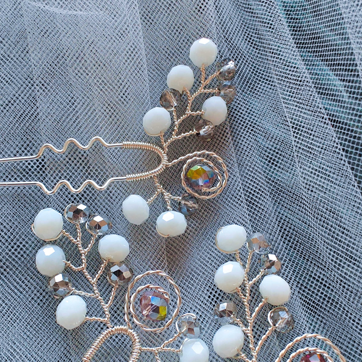 Tocado Bella | Trío de Hadpins y Aretes Plateados con Cristales Deslumbrantes