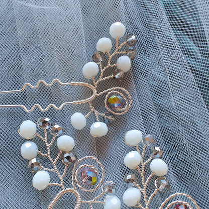 Tocado Bella | Trío de Hadpins y Aretes Plateados con Cristales Deslumbrantes