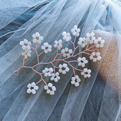 Tocado Caro | Encantadora Combinación En Blanco Con Aretes a Juego