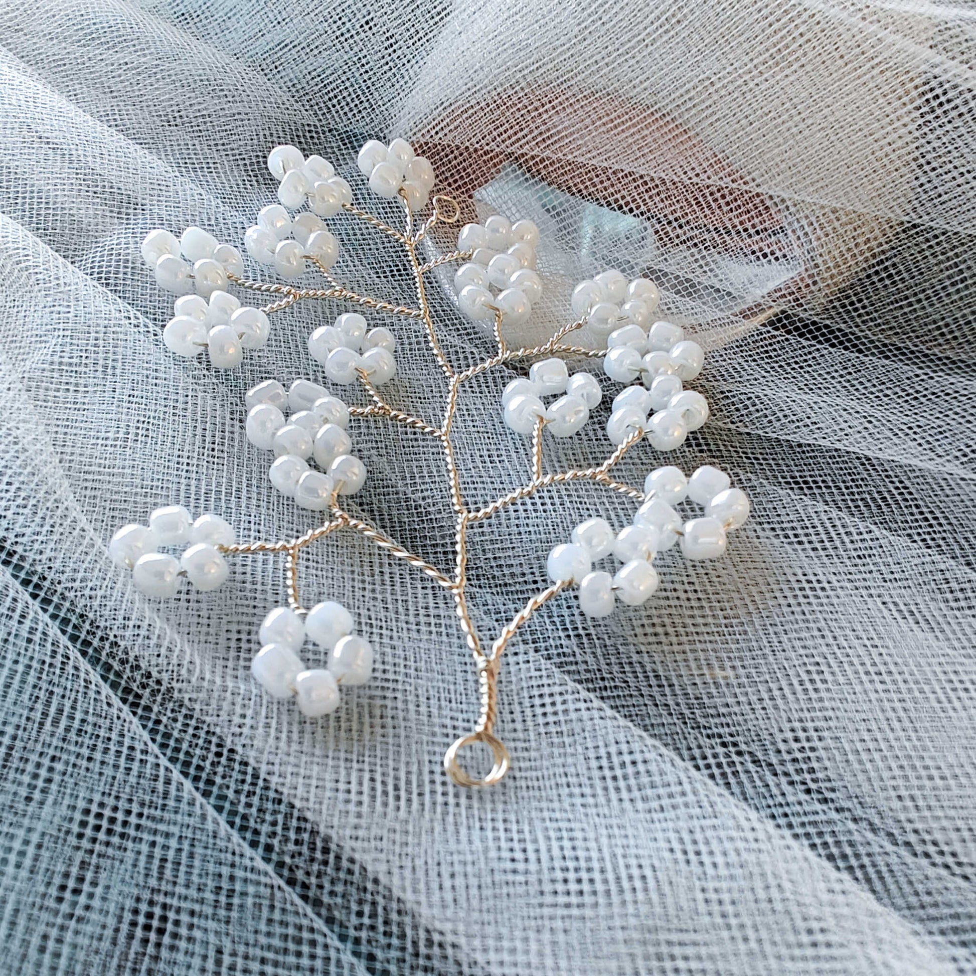 tocado caro-Plateado con blanco