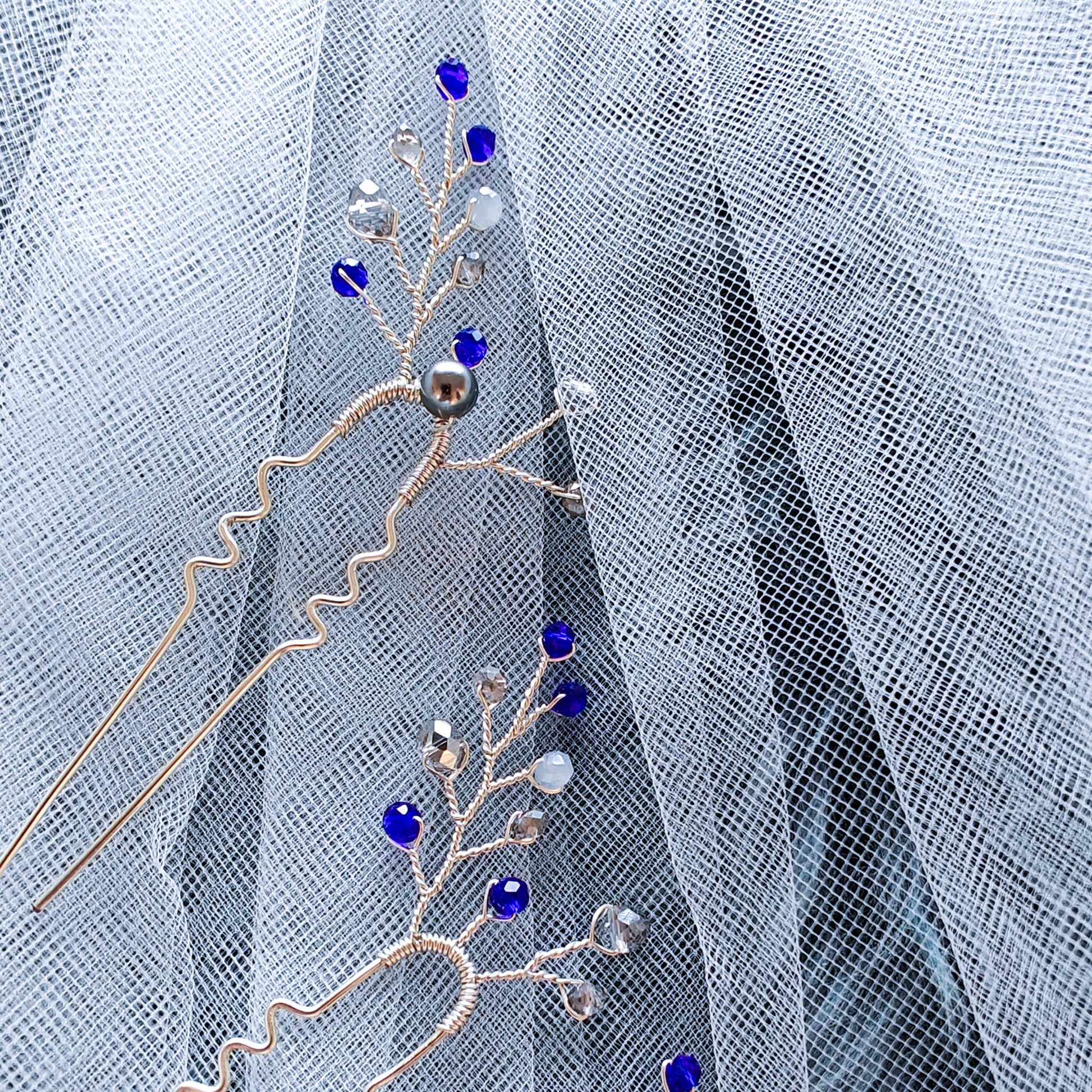 tocado ema-Plateado con azul