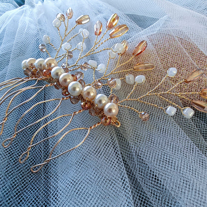 Tocado Freya | Peineta | Elegancia y Sofisticación Con Cristales y Perlas Nácar