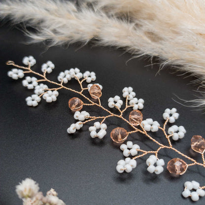 tocado irina-Dorado con blanco mate y cristal rosa