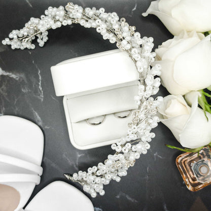 Tocado Iris | Diadema Flexible Plateado y Blanco