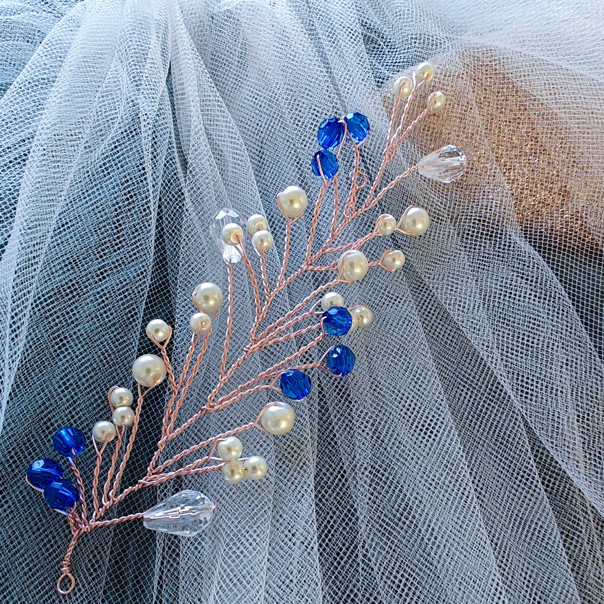 tocado lis-Oro rosa con perlas de vidrio y abalorios azules