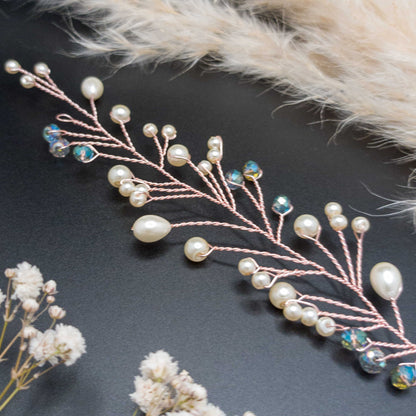 tocado lis-Oro rosa con perlas de vidrio y cristales celestes