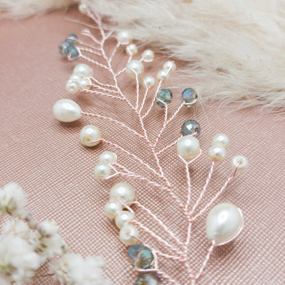 tocado lis-Oro rosa con perlas de vidrio y cristales celestes