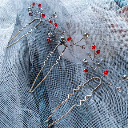 tocado ema-Plateado con rojo